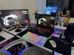Mocny gamingowy laptop Msi i7 16 gb ssd m2 RTX 4050 akcesoria